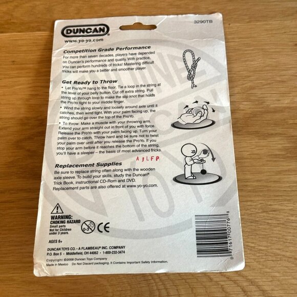 Duncan Proyo Yo-Yo and Spin Top Trick Book, 3290TB - Picture 2 of 10